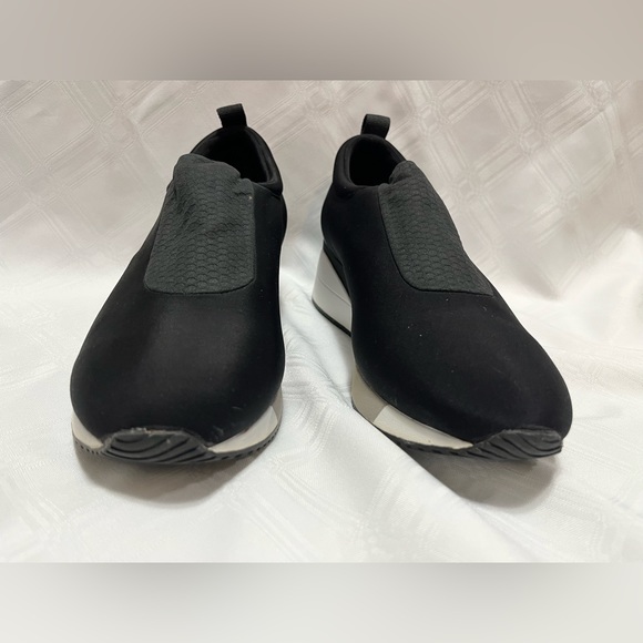 9.5 Alfani Walking Shoe - Picture 5 of 9